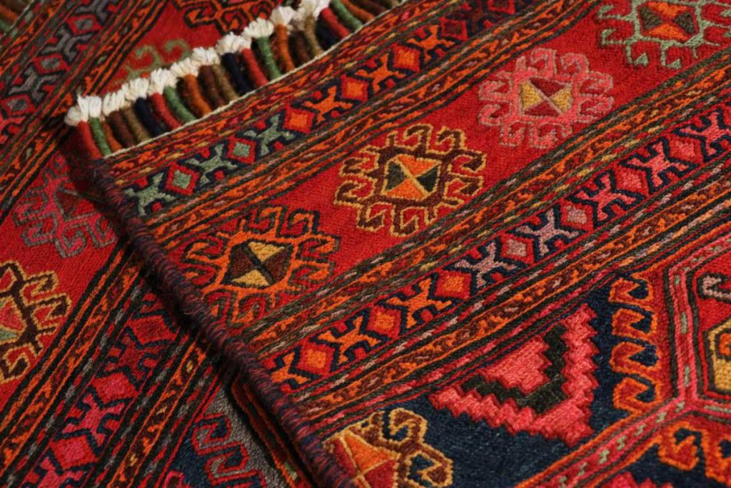 شستن گلیم فرش | اصول شستشو در خانه